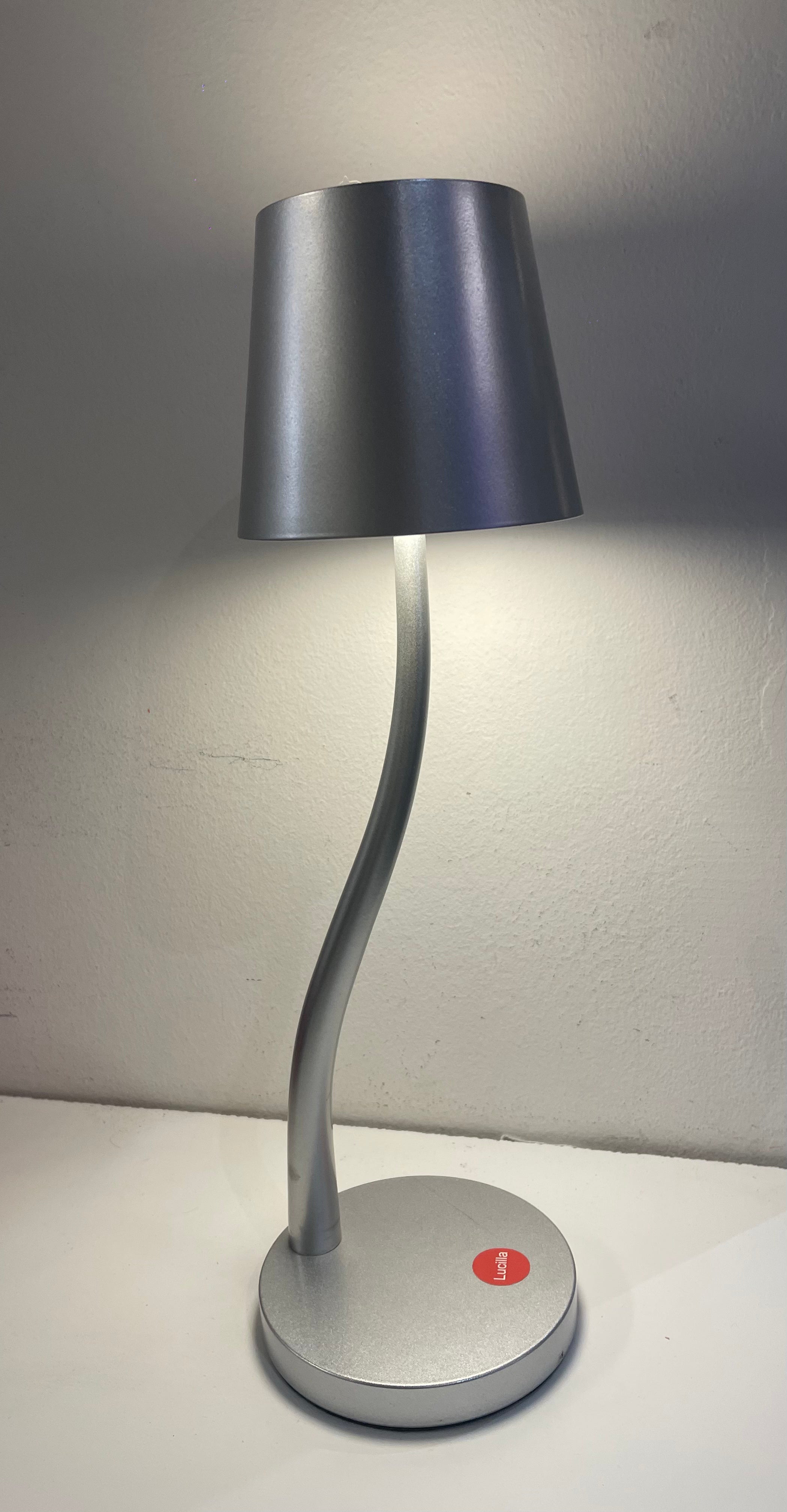 lampada tavolo VIRGOLA
